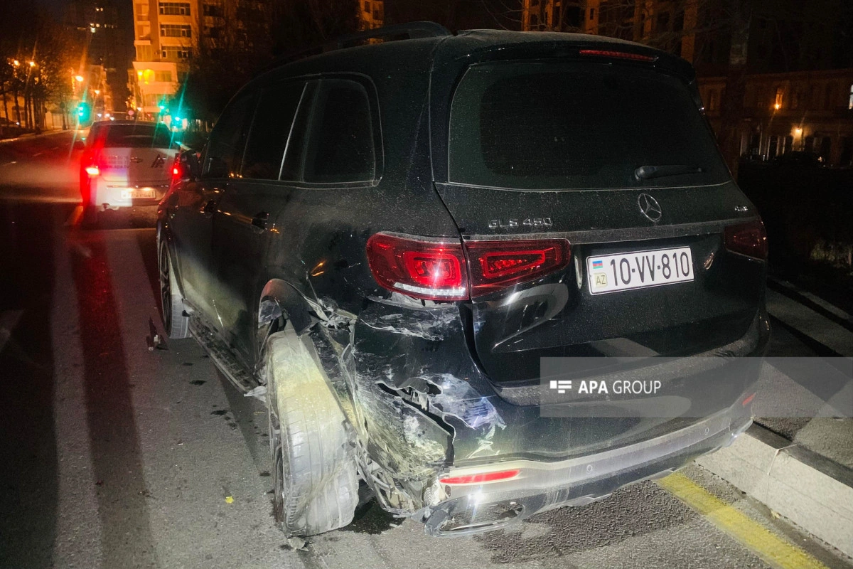 Bakıda üç avtomobil qəzaya uğrayıb - FOTO