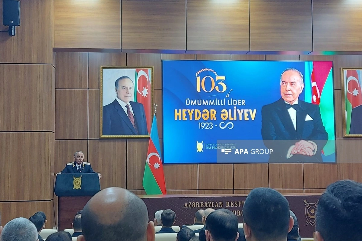 Baş Prokurorluqda Heydər Əliyevin anadan olmasının 103-cü ildönümü ilə bağlı tədbir keçirilib - FOTO