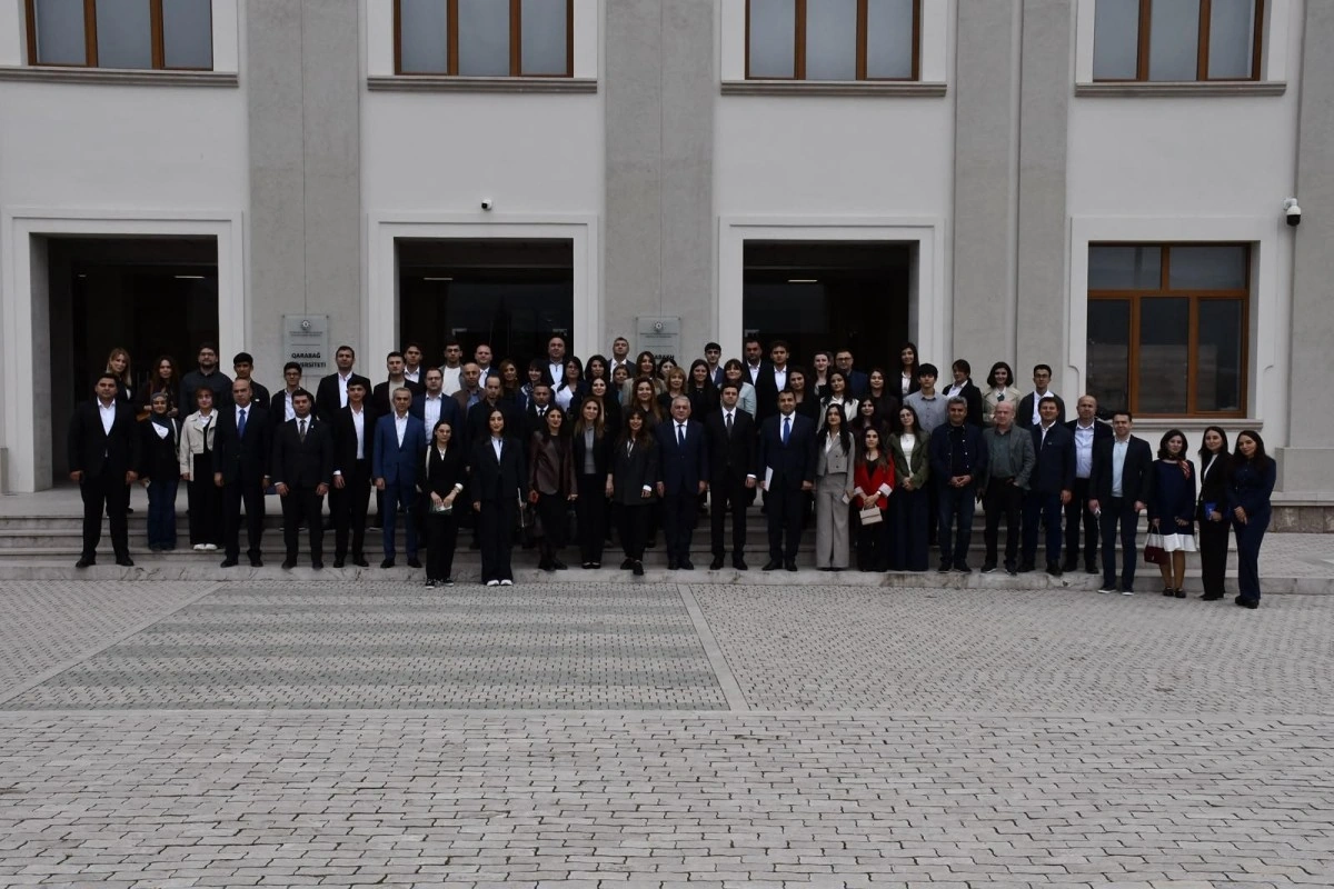 Əlaqələndirmə Qərargahının İdarələrarası Mərkəzinin nəzdindəki İşçi Qrupu Qarabağ Universitetində inflüenserlərlə görüşüb