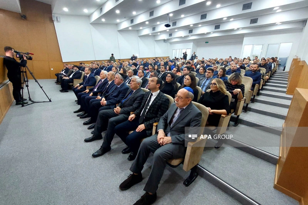 “Dinin siyasiləşdirilməsi: zərərli təsirlər” mövzusunda konfrans keçirilib