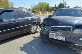 Qubada iki avtomobil toqquşub