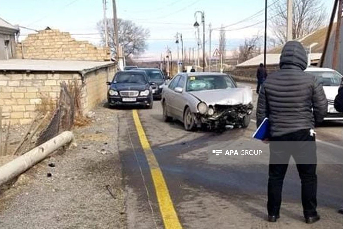 Naftalanda 2 avtomobil toqquşub, ölən və xəsarət alanlar var - FOTO