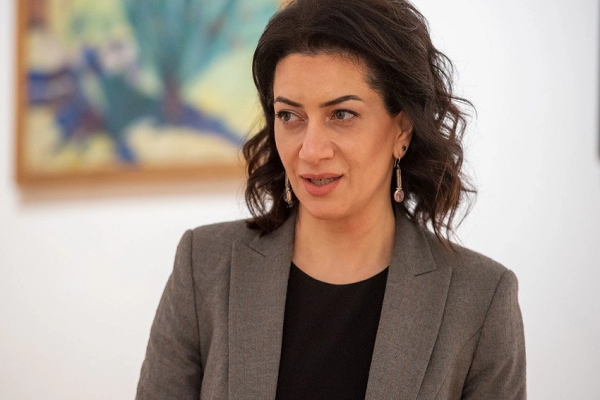Paşinyanın həyat yoldaşı sosial şəbəkə üzərindən təhdidlər aldığını bildirib, prokurorluq araşdırmalara başlayıb