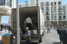 Növbəti köç karvanı Ağdam şəhərinə çatıb, açarlar təqdim olunub- YENİLƏNİB