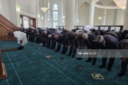 Naxçıvanda Qurban bayramı münasibətilə bayram namazı qılınıb