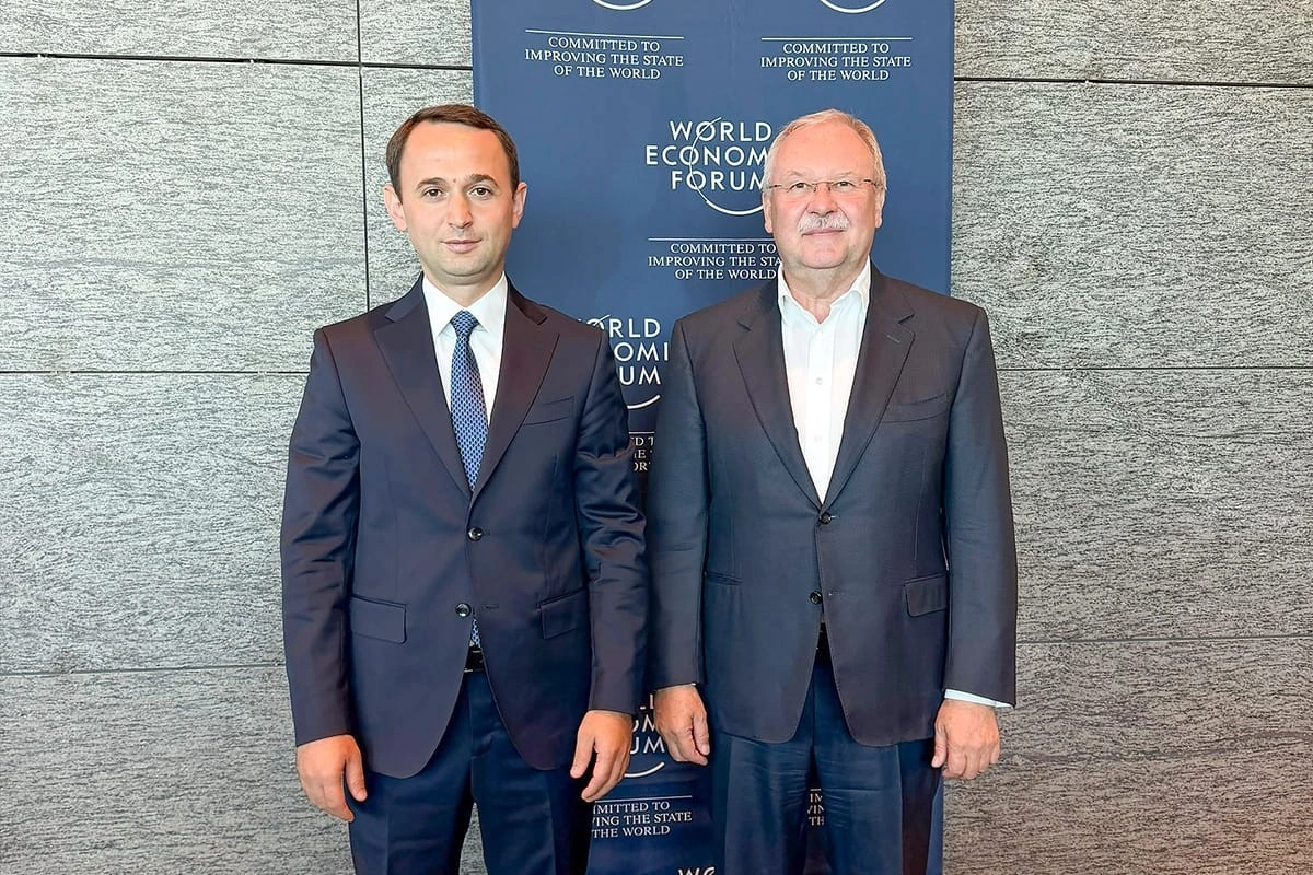AZCON Dünya İqtisadi Forumu ilə rəqəmsal transformasiya və süni intellekt üzrə əməkdaşlığı genişləndirir