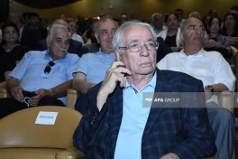Nəriman Həsənzadə ilə vida mərasimi keçirilir, Prezident və Birinci vitse-prezident əklil göndərib - FOTO - YENİLƏNİB