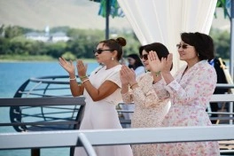 Birinci xanım Mehriban Əliyeva Çolpon-Ata şəhərində “Altın-Balalık” sağlamlıq və reabilitasiya mərkəzi ilə tanış olub - FOTO