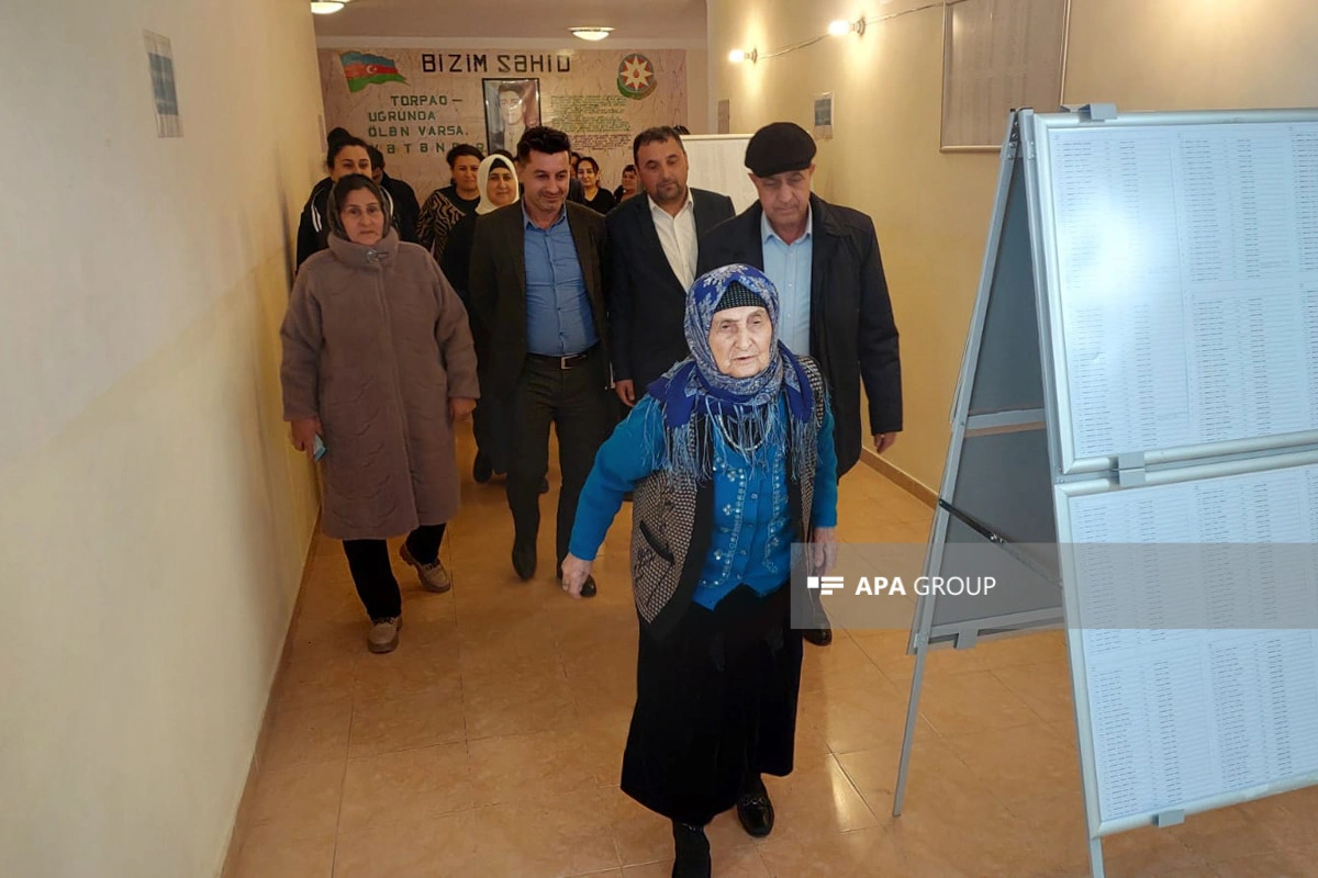 Lənkəranda 104 yaşlı seçici məntəqədə səs verib