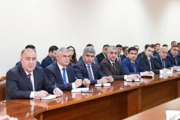 Naxçıvan MR Baş naziri kollektivə təqdim edilib