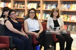 “TEAS Press”in keçirdiyi gənclərin roman müsabiqəsinin qalibləri mükafatlandırılıb - FOTO