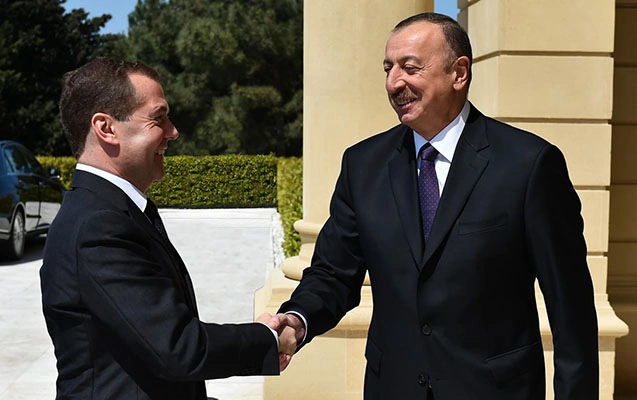 Medvedev İlham Əliyevi təbrik etdi
