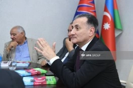 Mətbuat Şurasında “İstiqlal söhbətləri” kitabının təqdimatı keçirilib - FOTO