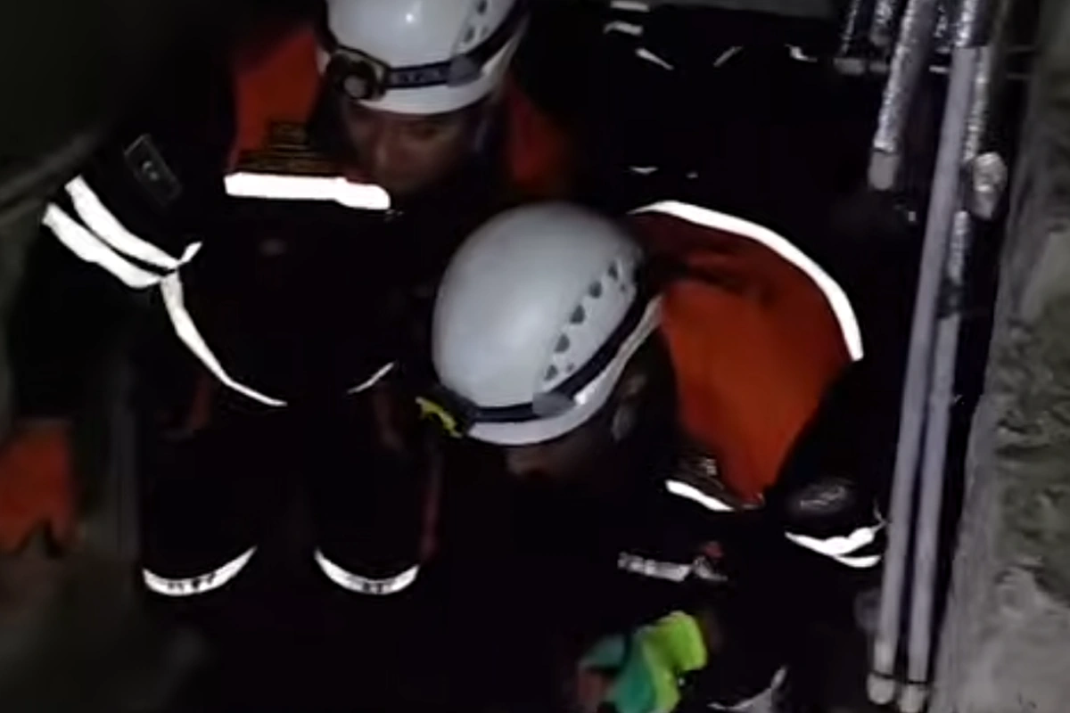 Sumqayıtda 48 yaşlı kişi yaşayış binasının zirzəmisində yıxılıb, xəsarət alıb - VİDEO