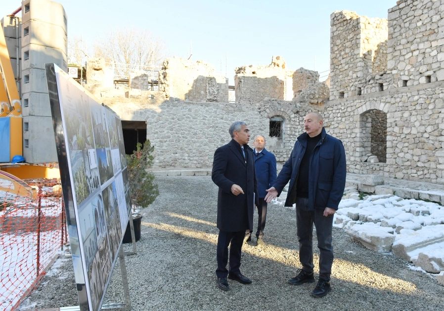 Prezident Aşağı Gövhər Ağa məscidində  - Fotolar