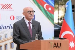 Firudin Qurbanov Türkiyə-Azərbaycan Universitetinin Bilik Günü tədbirində iştirak edib