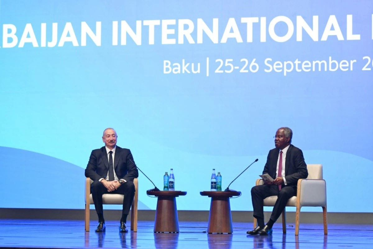Prezident İlham Əliyev II Azərbaycan Beynəlxalq İnvestisiya Forumu çərçivəsində keçirilən tədbirdə iştirak edib - VİDEO - YENİLƏNİB-1