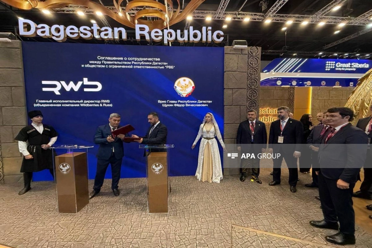 Azərbaycan nümayəndə heyəti Sankt-Peterburqda Beynəlxalq İqtisadi Forumda iştirak edir
