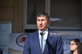 Emin Əmrullayev bu il məktəbə qədəm qoyan şagirdləri təbrik edib - FOTO
