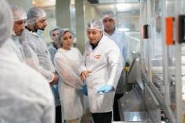Media nümayəndələri “Made in Azerbaijan” brendini dünyaya tanıdan “Ulduz” fabriki ilə tanış olublar - FOTO