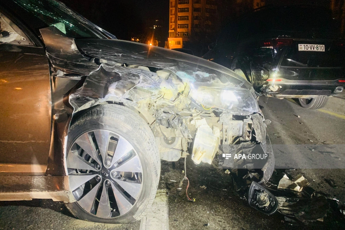 Bakıda üç avtomobil qəzaya uğrayıb - FOTO