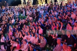 XV Qəbələ Beynəlxalq Musiqi Festivalı çərçivəsində Moldova musiqisi və rəqsləri təqdim olunub - FOTO