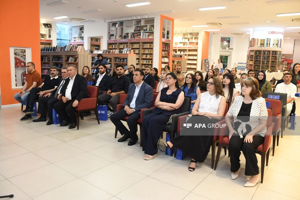 “TEAS Press”in keçirdiyi gənclərin roman müsabiqəsinin qalibləri mükafatlandırılıb - FOTO