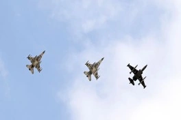 Azərbaycan-BƏƏ hərbçilərinin təlimində təyyarə və helikopterlərin uçuşu olub - VİDEO