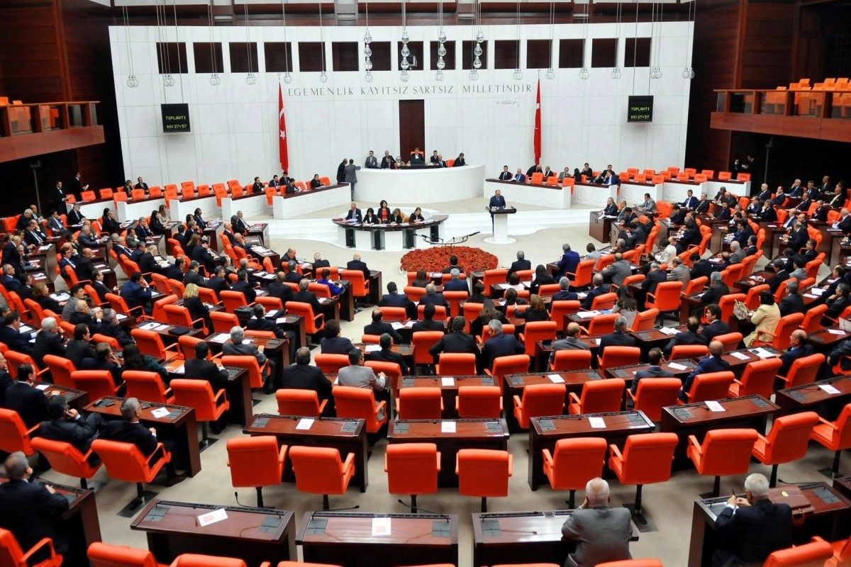 Türkiyə parlamenti “Terrorsuz Türkiyə” prosesi çərçivəsində hazırlanan 12 maddəlik qanun layihəsini qəbul edib