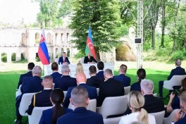 Azərbaycan və Slovakiya prezidentləri Şuşada mətbuata bəyanatlarla çıxış ediblər - FOTO - VİDEO - YENİLƏNİB-1
