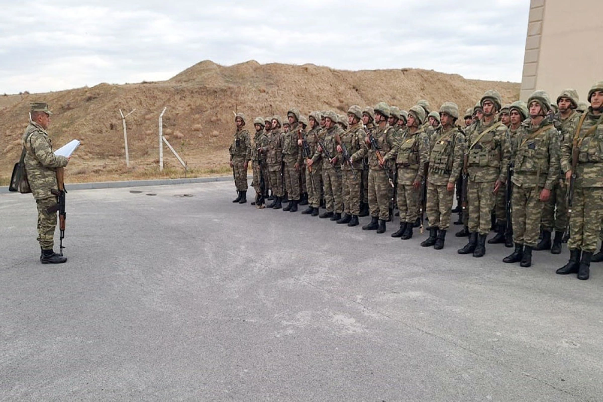 Azərbaycan Ordusunda ictimai-siyasi hazırlıq məşğələləri keçirilir - FOTO