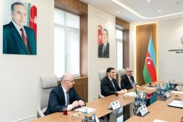 Ədliyyə naziri Pakistanın hüquq və ədliyyə üzrə dövlət naziri ilə görüşüb
