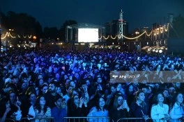Zeytun Festivalında estrada ulduzlarının konserti olub