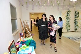 Leyla Əliyeva Şəkidə Uşaq evi sosial xidmət müəssisəsinin sakinləri ilə görüşüb - FOTO