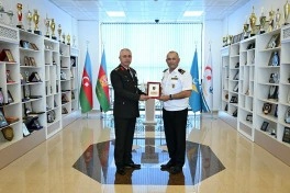 Türkiyə generalı Azərbaycan HDQ-də olub