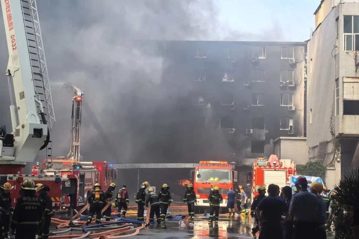 Çində ayaqqabı fabrikində yanğın baş verib, 28 nəfər ölüb - YENİLƏNİB