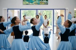 Birinci xanım Mehriban Əliyeva Çolpon-Ata şəhərində “Altın-Balalık” sağlamlıq və reabilitasiya mərkəzi ilə tanış olub - FOTO