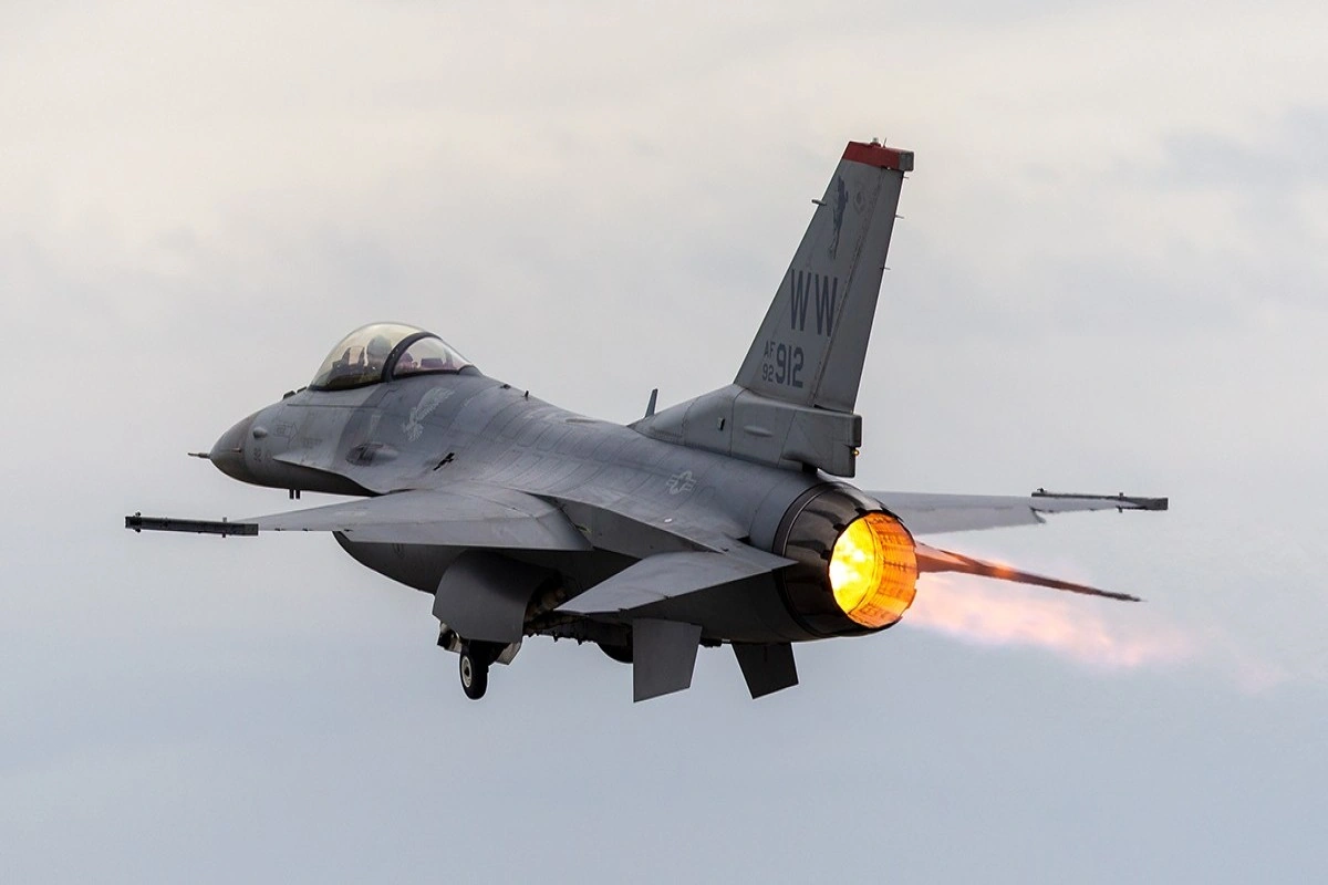Almaniyada ABŞ-a aid bir F-16 qırıcısı qəzaya uğrayıb
