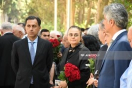 Xalq şairi Nəriman Həsənzadə I Fəxri xiyabanda dəfn edilib - FOTO