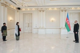 Prezident İlham Əliyev Malayziyanın yeni səfirini qəbul edib