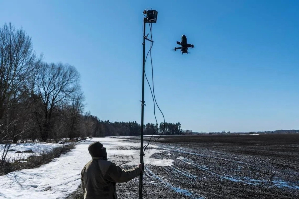 Reuters: Ukrayna Rusiyanın reaktiv PUA-larına qarşı yeni tutucu dronların sınağında uğursuz olub