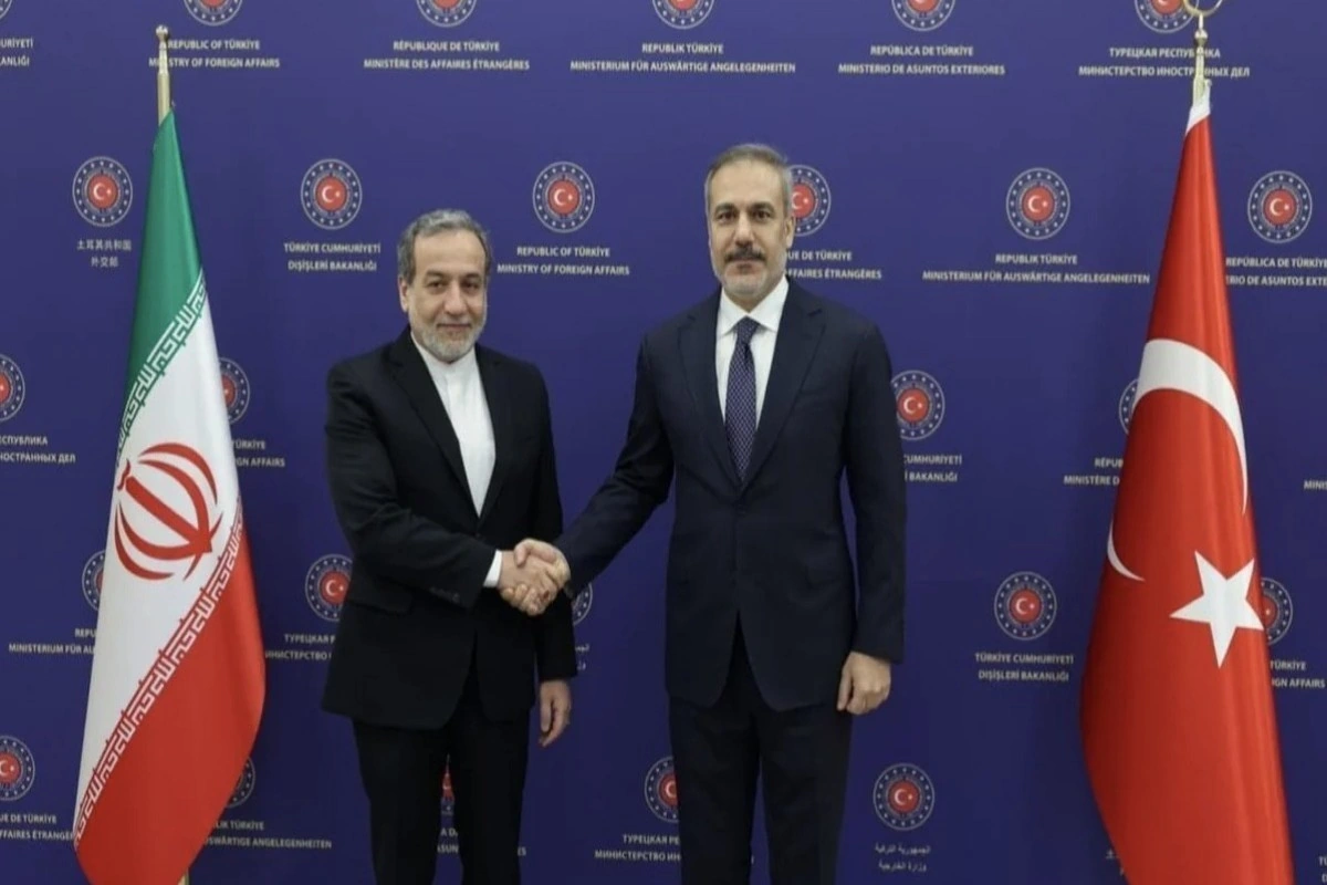 Əraqçi və Hakan Fidan regionda baş verən son hadisələri müzakirə edib