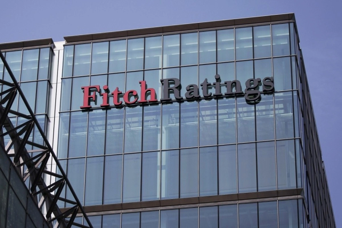 "Fitch": Brent nefti ilin sonunadək 70 dollara enəcək