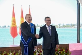 Azərbaycan və Qırğızıstan prezidentlərinin təltifolunma mərasimi keçirilib - FOTO