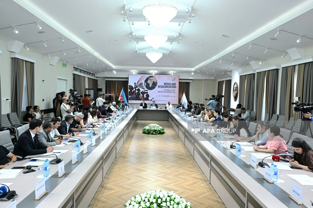 Bakıda “Media və dekolonizasiya: yüksələn səslər, güclənən narrativlər” mövzusunda beynəlxalq konfrans keçirilib - FOTO