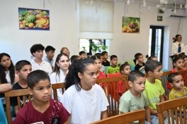 Leyla Əliyeva Şəkidə Uşaq evi sosial xidmət müəssisəsinin sakinləri ilə görüşüb - FOTO