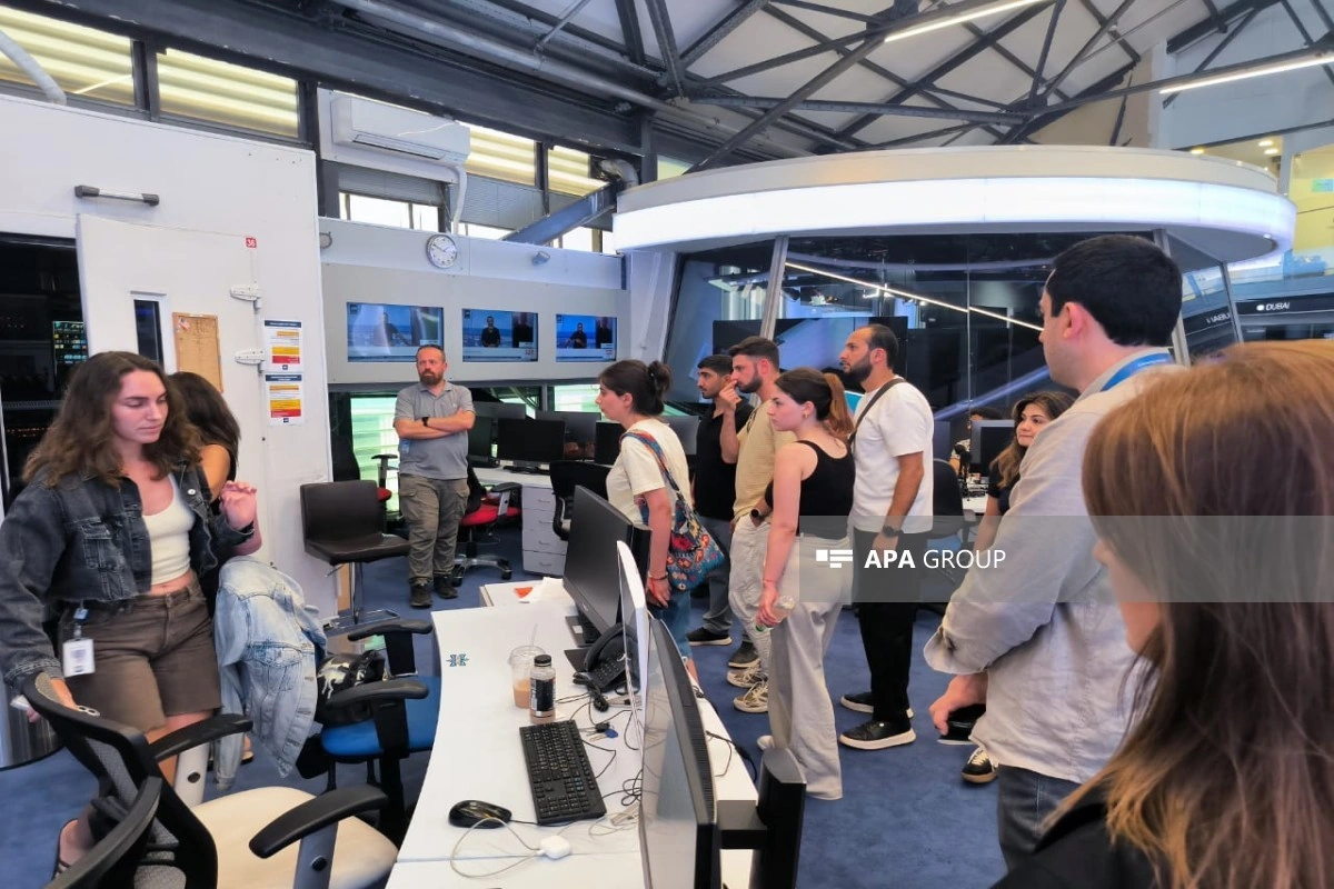 Azərbaycanlı jurnalistlər i24NEWS telekanalının redaksiyasını ziyarət ediblər - FOTO