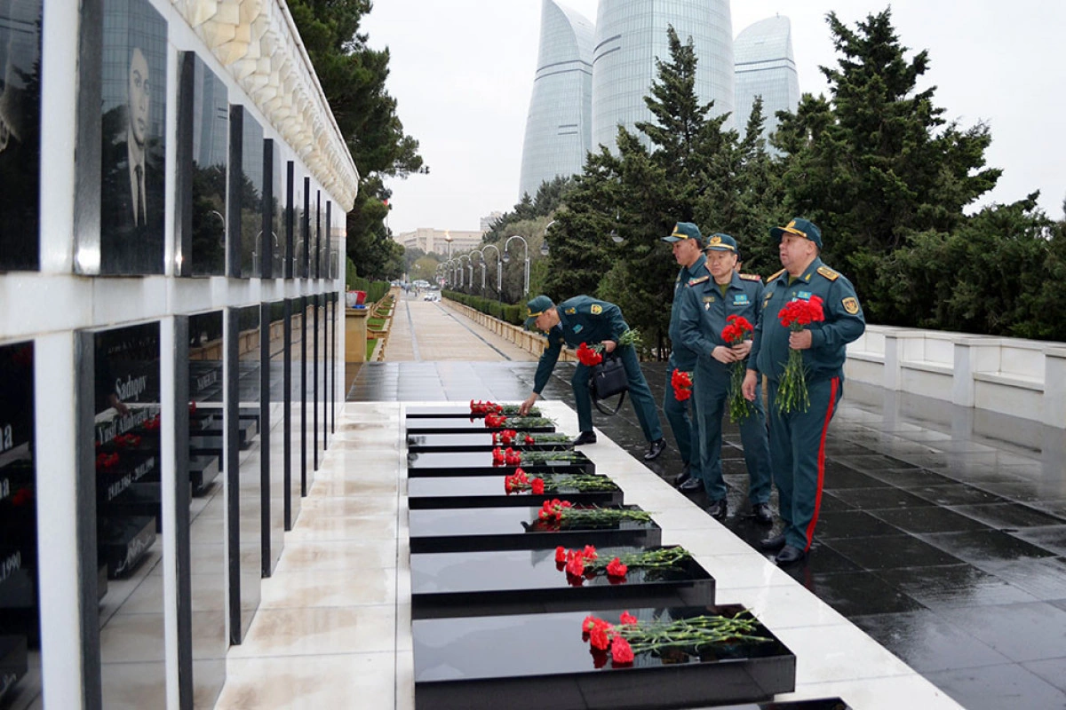 Azərbaycan və Qazaxıstan arasında hərbi əməkdaşlıq məsələləri müzakirə olunub