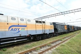 Azərbaycandan tranzit keçməklə Ermənistana 20 vaqon arpa və 21 vaqon buğda göndərilib - FOTO