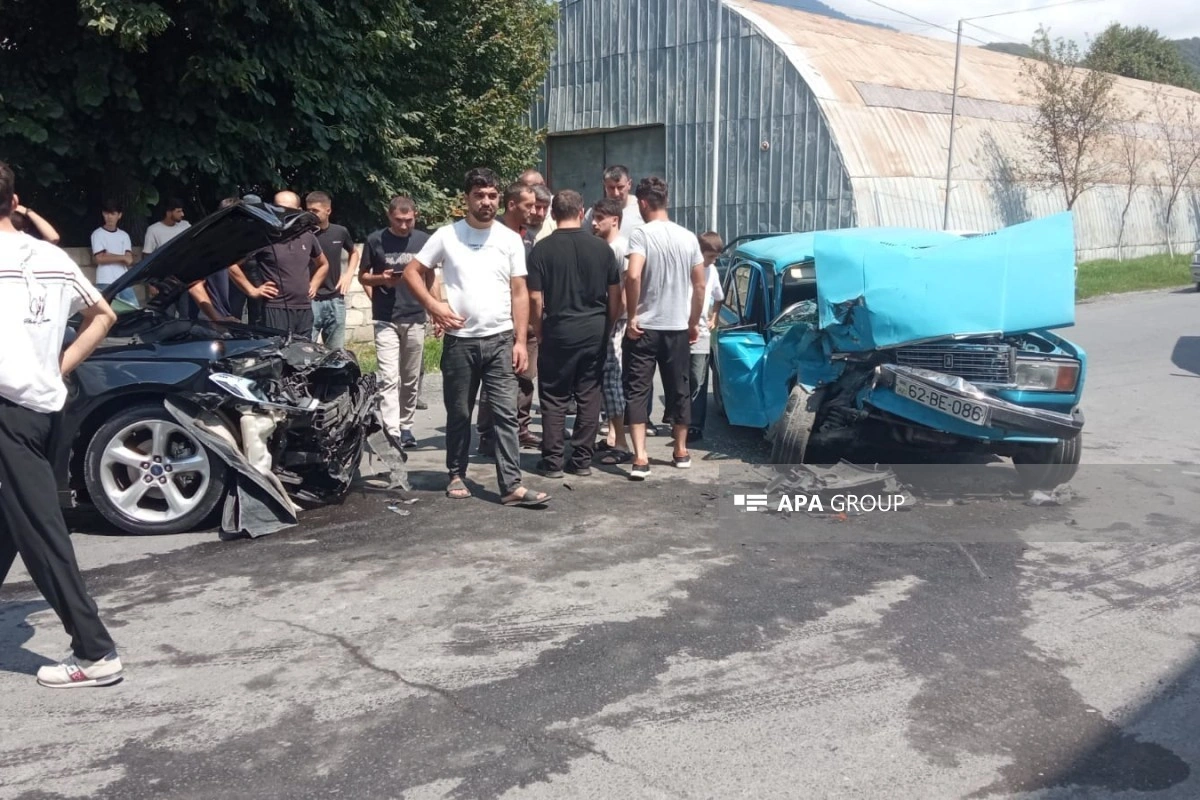 Zaqatalada minik avtomobilləri toqquşub, xəsarət alanlar var - FOTO - YENİLƏNİB-1